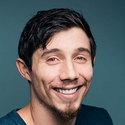 Jesse Gallegos 飾演 Sanchez