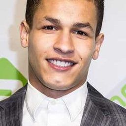 畢拉·瓦希比 飾演 