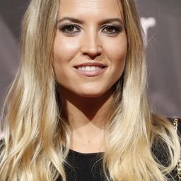 Ana Fernández 飾演 Ruth