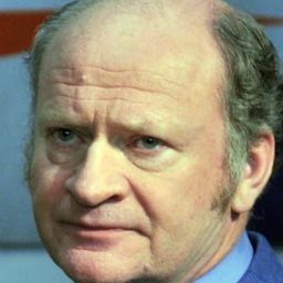 Stéphane Boucher - L'Opération Corned Beef演員 飾演René