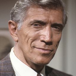 Joseph Campanella 飾演 Neal - ‘Berkshire’ Captain (voice/uncredited)