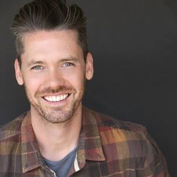 Jim Mahoney - 克勞斯：聖誕節的秘密編劇