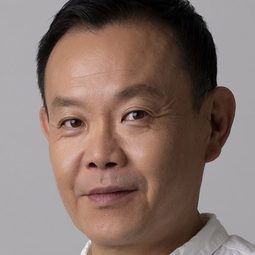 近藤芳正 飾演 Namikoshi