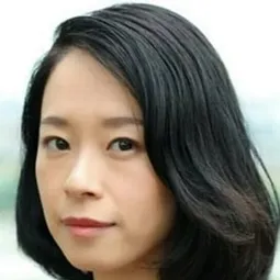 田山 由起 - 火花演員 飾演