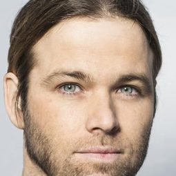 班哲明·阿瑪迪歐 飾演 Daniel