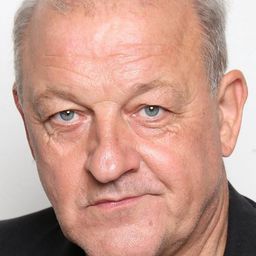 Leonard Lansink 飾演 Wolfgang Gebhard