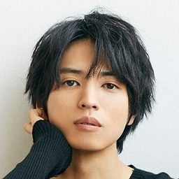 桐山漣 飾演 Kusumi Takahiro