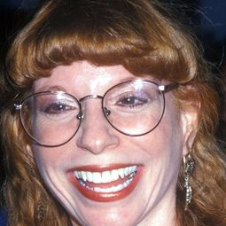 Mary Kay Bergman - Annabelle's Wish演員 飾演Hens (voice)