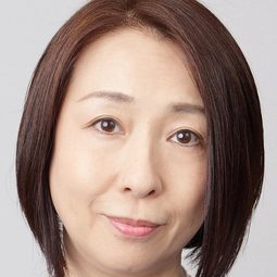 伊藤 美加 飾演 Natsume Morisawa, mother of Yu