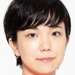 塙 真奈美 飾演 