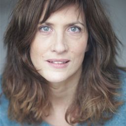 Valérie Dashwood - 單刀直入演員 飾演Captain Moreau