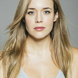 露西亞·葛瑞多 飾演 Lucía