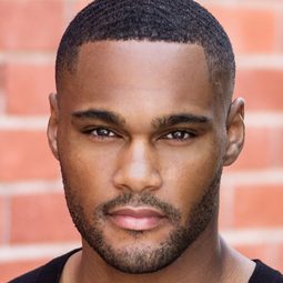 Jeff Pierre 飾演 Patrick Burke