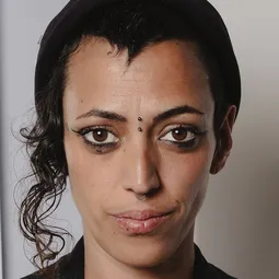 哈蒂奧潔 - 末世狂沙演員 飾演Jade