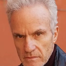 Steve Howard 飾演 Gynecologist