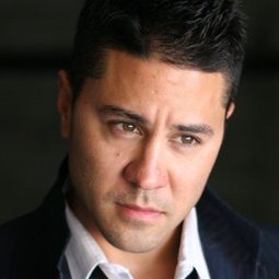 Justin Huen 飾演 Gardener