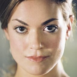 J.J. Nolan 飾演 Dog Walker