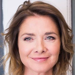 Isabel Richer 飾演 La sorcière