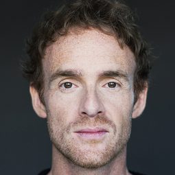 文森·雷勒克 - 神鬼獵人演員 飾演French Trapper