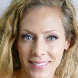 Eva Röse - Disco Kung Fu演員 飾演Gorgeous girl