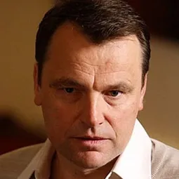 勞勃·威斯登 - 燃情歲月演員 飾演John T. O'Banion