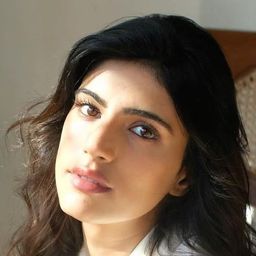 梅達·拉納 飾演 Natasha Sabharwal