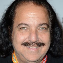 Ron Jeremy - Busted演員 飾演Loiterer