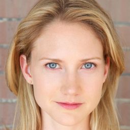 桑雅·班奈特 - 我家有個大屍兄演員 飾演Tammy