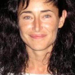 Marta Barbará 飾演 Samantha Goldwing (voice)