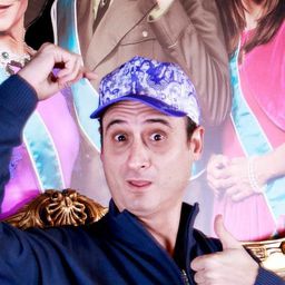 Xavier Serrano 飾演 Helios (voice)