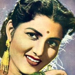Shashikala - 有時歡笑有時淚演員 飾演Sahira Siddiqui