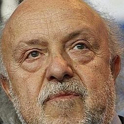 Renato Scarpa - 教廷白煙演員 飾演Camerlengo