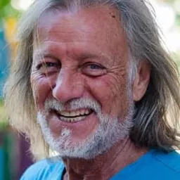 Ottaviano Dell'Acqua 飾演 Toro