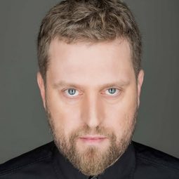 Serhii Lavreniuk 飾演 