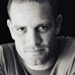 米奇·里昂 飾演 Judah Hornstein