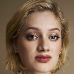 Nadia Tereszkiewicz - 謎夜拼圖演員 飾演Marion, young lover