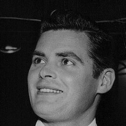 Charles B. Fitzsimons - 蓬門今始為君開演員 飾演Hugh Forbes