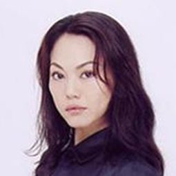 土屋久美子 飾演 