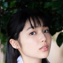 秋田汐梨 飾演 Misaki Kobayashi