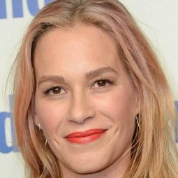 法蘭嘉波妲黛 飾演 Queen Karla (voice)