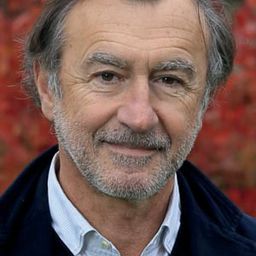 Christophe Malavoy 飾演 Honoré de Dumont