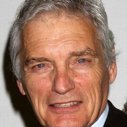 大衛·塞爾比 飾演 Gage