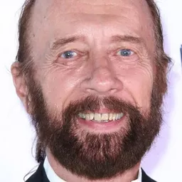 Gary Sievers 飾演 Local Resident