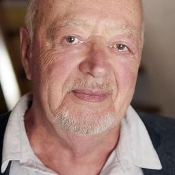 Jean-Gabriel Nordmann 飾演 Journalist