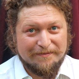 Diego Casale 飾演 Beppe