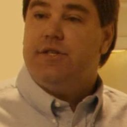 Daniel R. Christian 飾演 Factory Supervisor