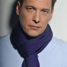 Patrick Delmas 飾演 Serge