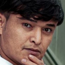 Malik Akhlaqi 飾演 Ajmal