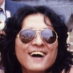 長谷川和彥 飾演 Broker