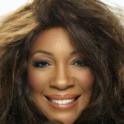 Mary Wilson 飾演 Self